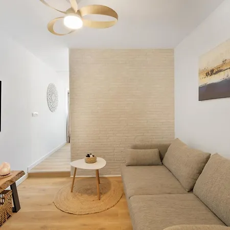Apartment A T *